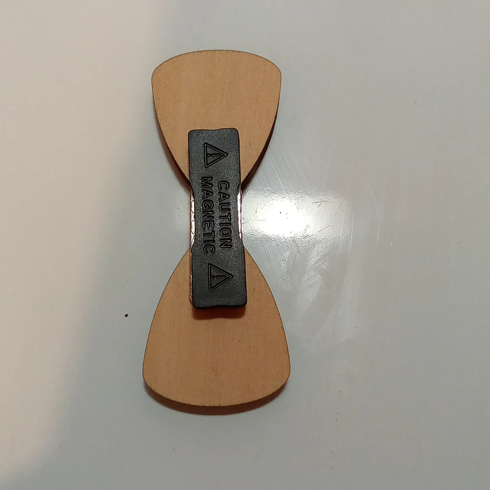 Wood Magnetic Bow Tie - Picture 2 of 2